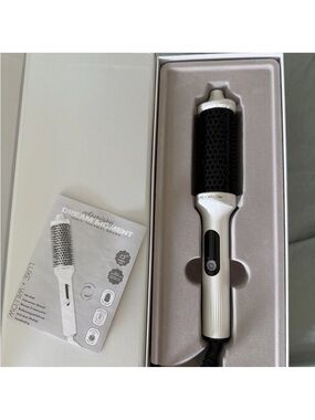 Thermal Ceramic 1.5”  Luxe + Willow Quiet Moment Ionic Volumizing Hot Air Brush